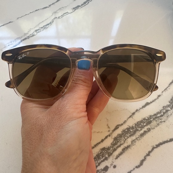 Ray-Ban Hawkeye Polarized Sunglasses with case - Picture 5 of 9